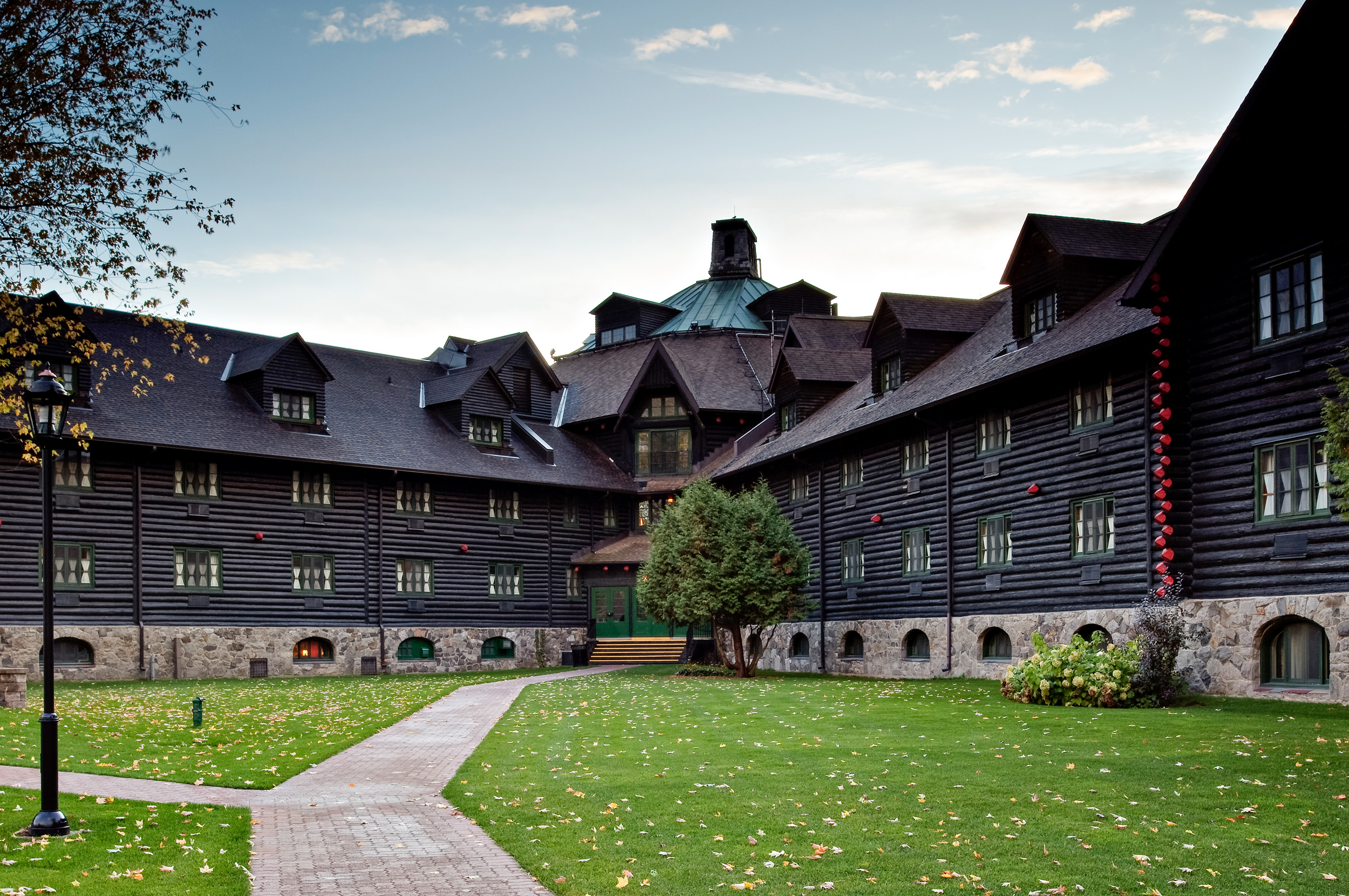 hotel chateau montebello quebec